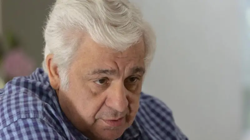 Alojado en una comisaría en Belice, Alberto Samid se queja del calor