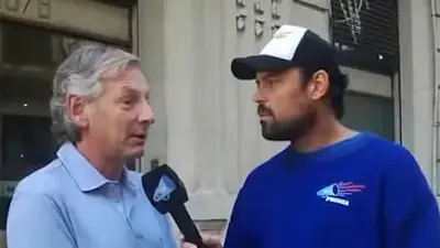 Tensión en un móvil en la puerta de Radio Mitre con Longobardi y Del Moro Tensión en un móvil en la puerta de Radio Mitre con Longobardi y Del Moro