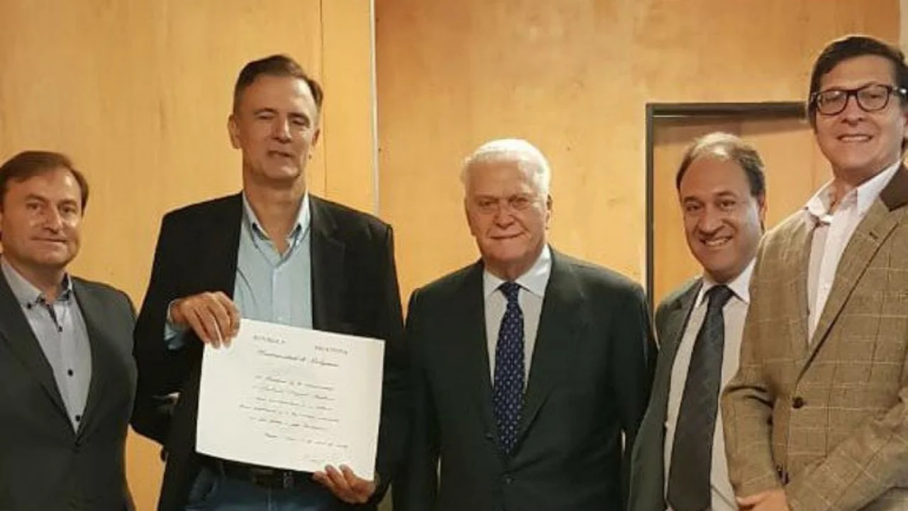En medio del escándalo con D'Alessio, el periodista Santoro recibió un premio periodístico