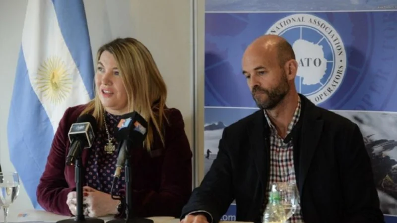 Tierra del Fuego: el cruce de Rosana Bertone a Guillermo Dietrich por el puerto de Ushuaia