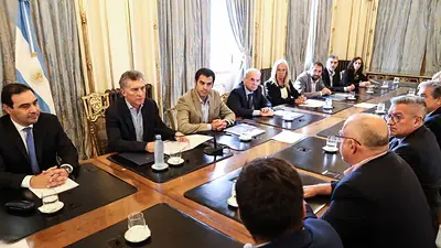 Inflación: Macri firmó un DNU sobre "lealtad comercial" para intentar frenar los precios Inflación: Macri firmó un DNU sobre "lealtad comercial" para intentar frenar los precios