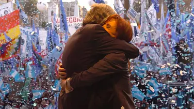 El detalle en la portada del libro de Cristina Kirchner que muchos pasaron por alto El detalle en la portada del libro de Cristina Kirchner que muchos pasaron por alto