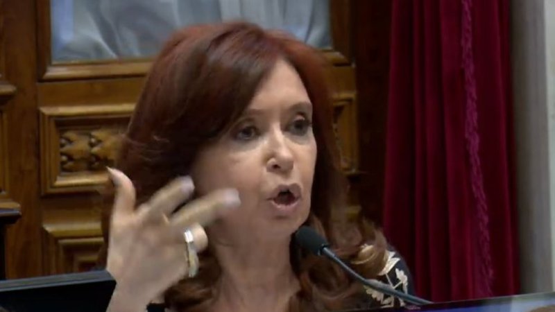Cristina rompió récords de ventas y su libro se agotó en dos horas en la Ciudad
