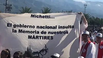 Una procesión de curas en La Rioja con protestas a Gabriela Michetti Una procesión de curas en La Rioja con protestas a Gabriela Michetti