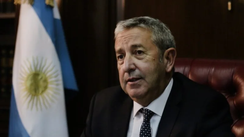 Cobos le suelta la mano a Macri y apoya la candidatura de Vidal