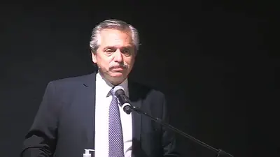 Alberto Fernández aseguró que prefiere tener "el 10% más de pobres y no 100 mil muertos" por coronavirus Alberto Fernández aseguró que prefiere tener "el 10% más de pobres y no 100 mil muertos" por coronavirus