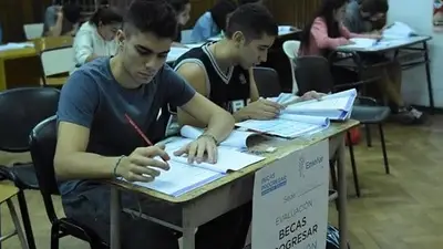 El Gobierno extendió la inscripción a las becas Progresar para educación superior El Gobierno extendió la inscripción a las becas Progresar para educación superior