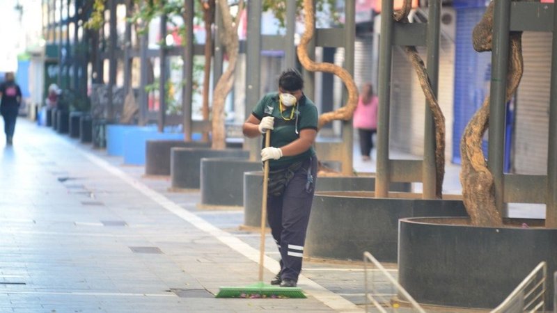 Las ART deberán cubrir casos de coronavirus en trabajadores exceptuados de la cuarentena