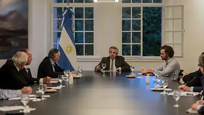 La UIA le expresó a Alberto Fernández la necesidad de reactivar la producción La UIA le expresó a Alberto Fernández la necesidad de reactivar la producción