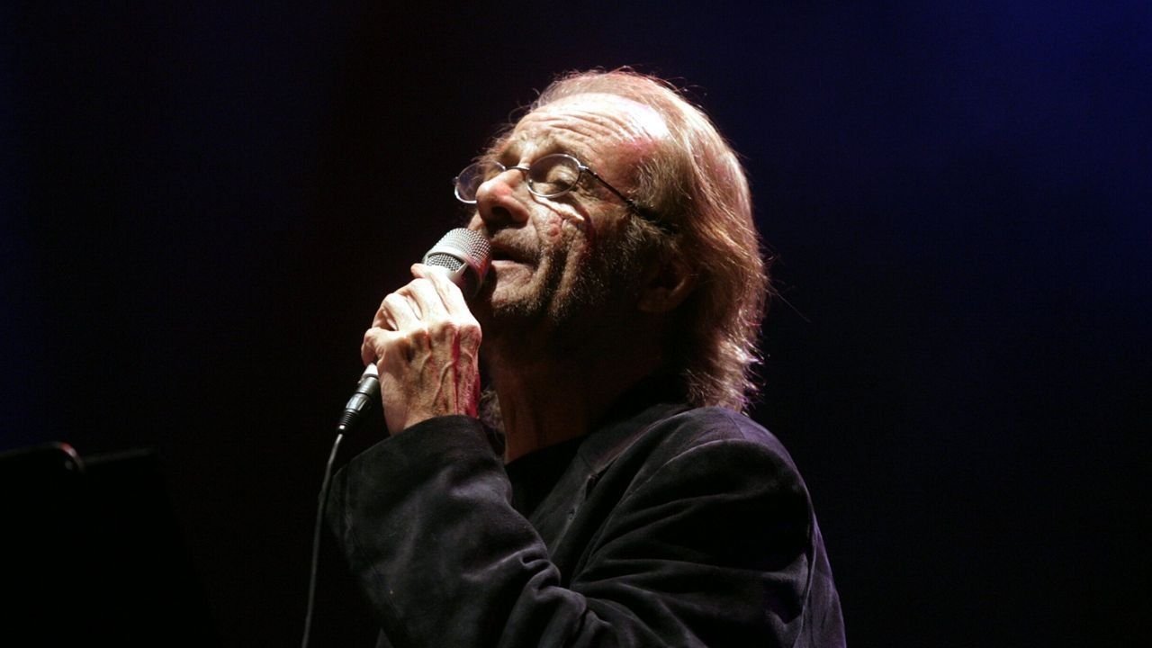 Murió el cantautor español Luis Eduardo Aute