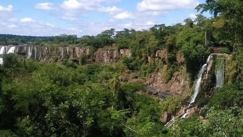 Histórica sequía en las Caratas del Iguazú durante la pandemia por coronavirus
