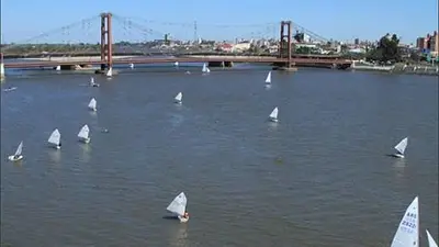Detuvieron a un hombre que rompió la cuarentena para hacer windsurf Detuvieron a un hombre que rompió la cuarentena para hacer windsurf