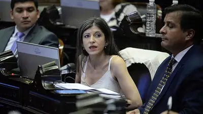 Vallejos pidió que las empresas "pongan el hombro" y no suban tarifas Vallejos pidió que las empresas "pongan el hombro" y no suban tarifas