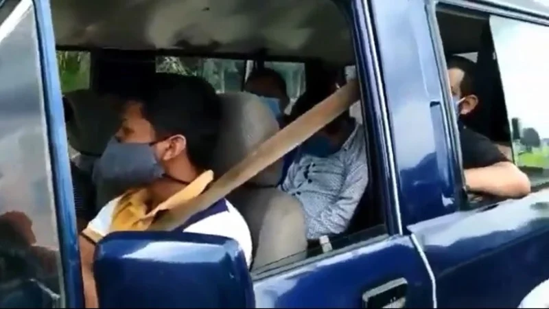 Video escalofriante: llevaban un familiar muerto de coronavirus en el auto para darle "entierro digno"