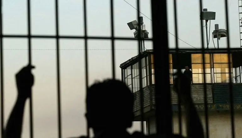 El trabajo a contrarreloj para salvar la vida de los presos frente al coronavirus