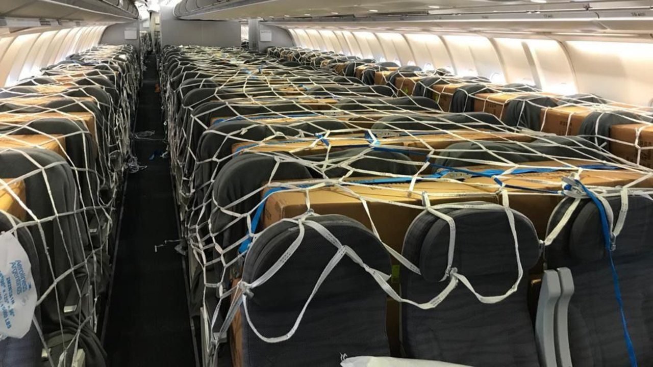 Emotivo: así llegó el vuelo de Aerolíneas Argentinas a China para traer insumos médicos