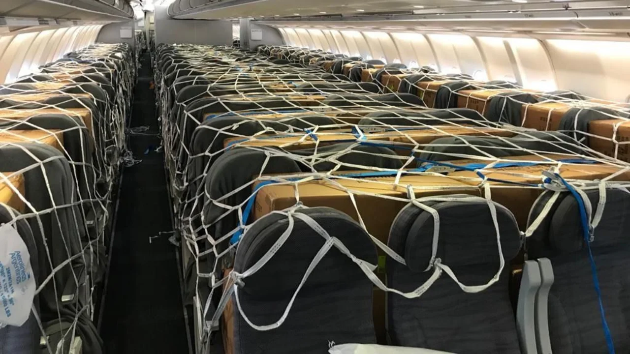 Emotivo: así llegó el vuelo de Aerolíneas Argentinas a China para traer insumos médicos