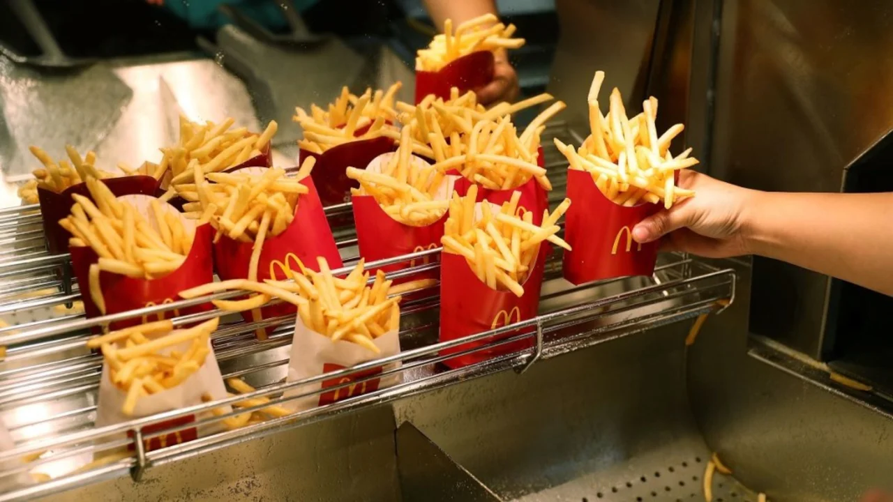 McDonald´s, Burger King, Starbucks y otras cadenas bajan un 30% los sueldos de abril