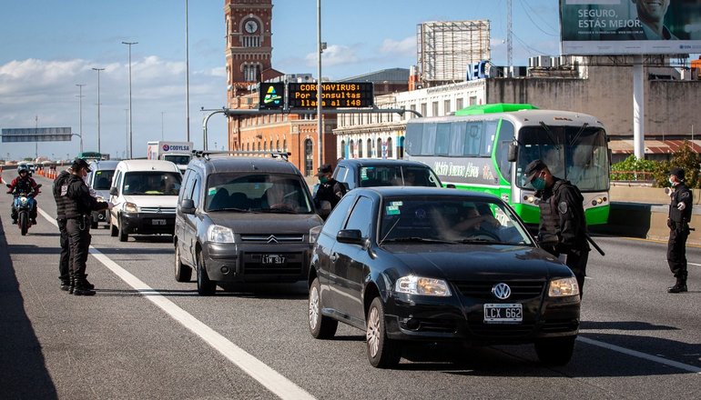 El Gobierno habilitó un permiso excepcional para que los varados en el país puedan circular