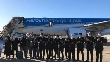 Llegó el avión que trajo 14 toneladas de insumos desde China