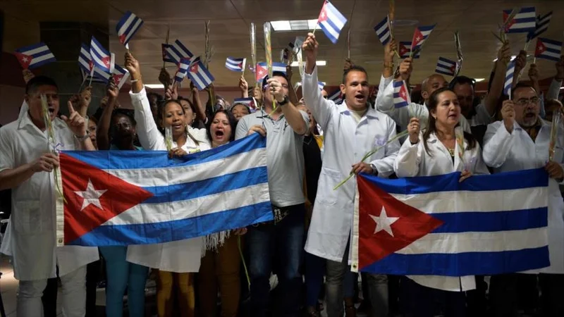 El gobierno bonaerense explicó por qué evalúan la llegada de médicos cubanos