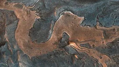 Asombroso hallazgo: la NASA tomó fotografías de una extraña figura en Marte Asombroso hallazgo: la NASA tomó fotografías de una extraña figura en Marte