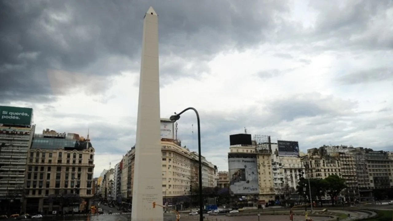 Clima: jueves fresco con cielo nublado en Capital Federal