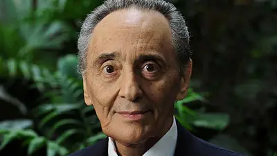 La campaña troll más insólita que busca despegar a Clarín de Mauricio Macri y asociar a Héctor Magnetto con los K La campaña troll más insólita que busca despegar a Clarín de Mauricio Macri y asociar a Héctor Magnetto con los K