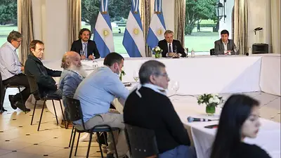 Alberto Fernández recibió a los movimientos sociales por el agravamiento de la crisis económica Alberto Fernández recibió a los movimientos sociales por el agravamiento de la crisis económica