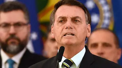 Tras la renuncia de Moro, Bolsonaro reapareció con todo su Gabinete sin distancia ni barbijos Tras la renuncia de Moro, Bolsonaro reapareció con todo su Gabinete sin distancia ni barbijos