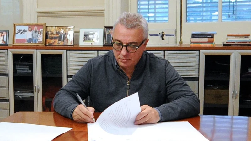 Tigre baja sueldos de funcionarios para aportar a Salud
