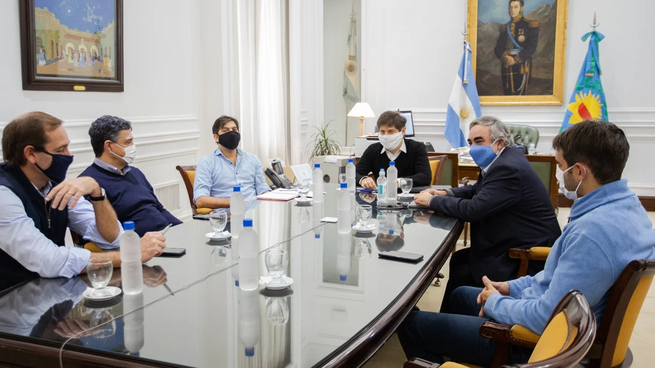 Axel Kicillof se reunió con los intendentes de la oposición que le pidieron ayuda económica en medio de la cuarentena