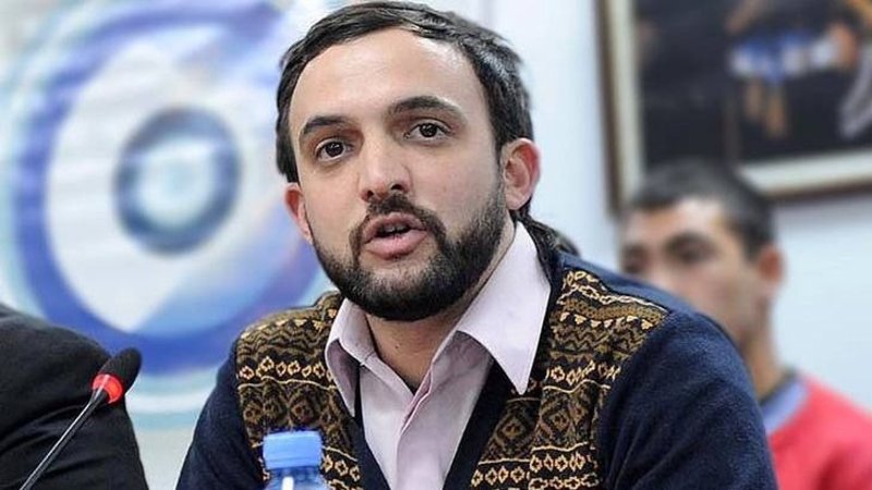 Divertida chicana de Leo Grosso a Facundo Suárez Lastra: le mostró que el Congreso "sí está abierto"