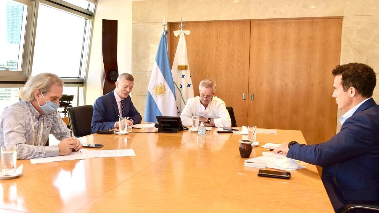 Solá y Blinken hablaron de un posible encuentro Biden-Fernández