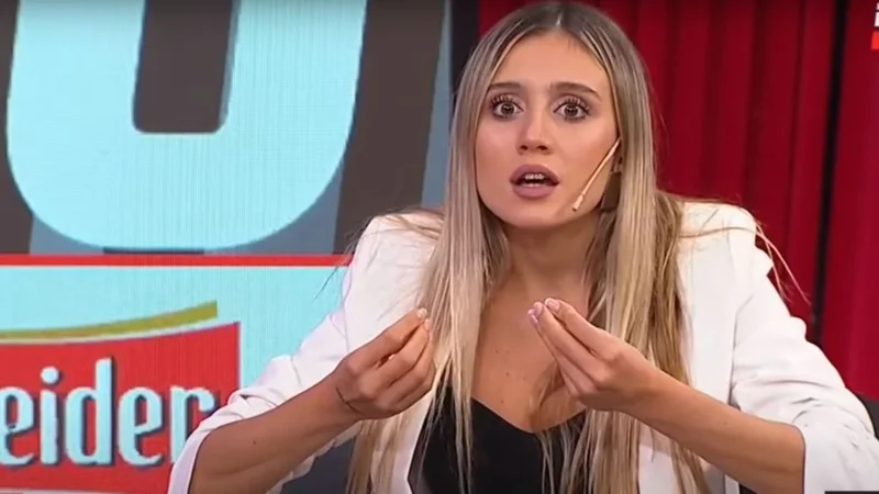 Morena Beltrán vacunada