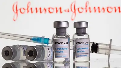 Ya hubo un muerto: analizan la vacuna Johnson & Johnson contra el COVID-19 por riesgos de coágulos Ya hubo un muerto: analizan la vacuna Johnson & Johnson contra el COVID-19 por riesgos de coágulos
