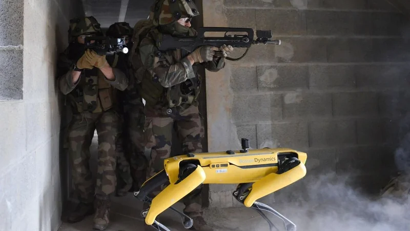 El ejército francés utiliza un robot cuadrúpedo para realizar maniobras militares