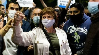 Peligroso: Bullrich fue a agitar la protesta en la Quinta de Olivos 