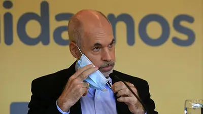 Impuesto a las tarjetas en CABA: la medida del Gobierno que lo enfrenta más con Rodríguez Larreta Impuesto a las tarjetas en CABA: la medida del Gobierno que lo enfrenta más con Rodríguez Larreta