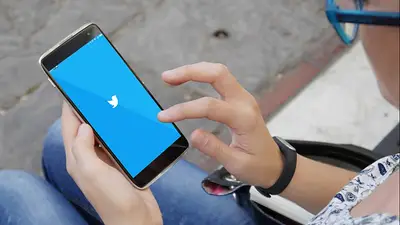 Twitter Twitter