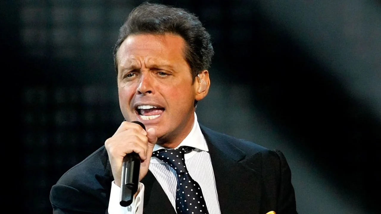 Luis Miguel romances