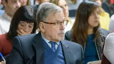 Tras contagiarse de coronavirus, murió el ex titular de la Corte Suprema bonaerense Eduardo de Lázzari Tras contagiarse de coronavirus, murió el ex titular de la Corte Suprema bonaerense Eduardo de Lázzari