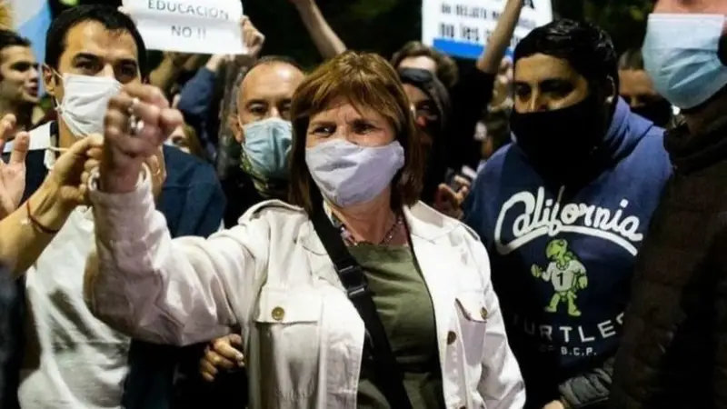 Bullrich quiso justificar sus dichos de Malvinas y se hundió más