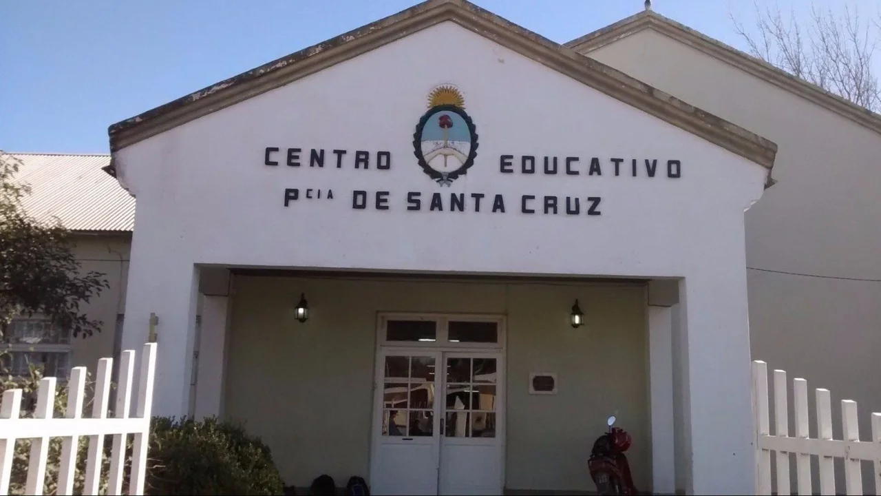 En Santa Cruz buscan prohibir protestas sociales cerca de escuelas