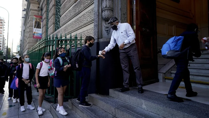 Medidas de restricción más efectivas contra el COVID-19