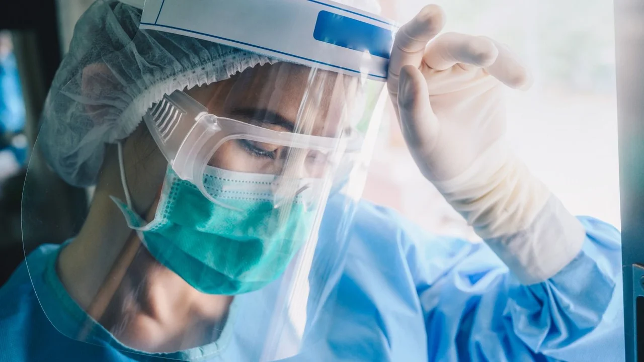 Qué es el síndrome de Burnout, el problema que padecen médicos y enfermeros por COVID-19