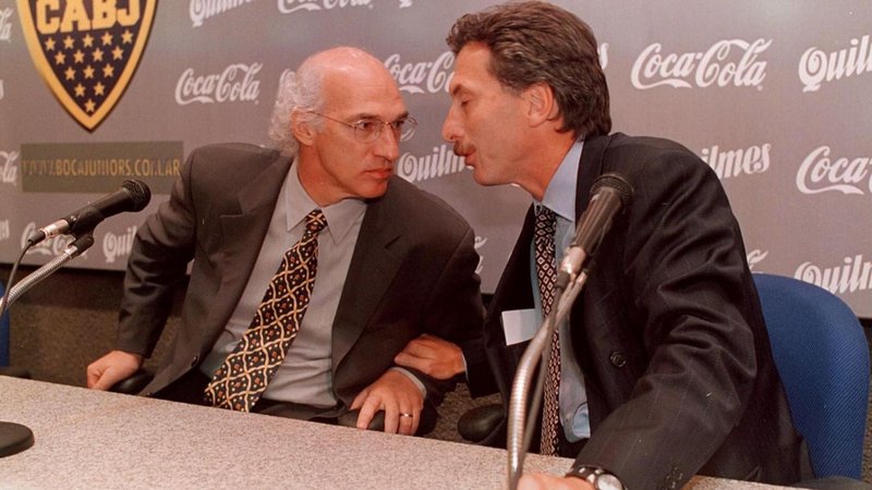 Carlos Bianchi deja plantado a Mauricio Macri en plena conferencia de prensa