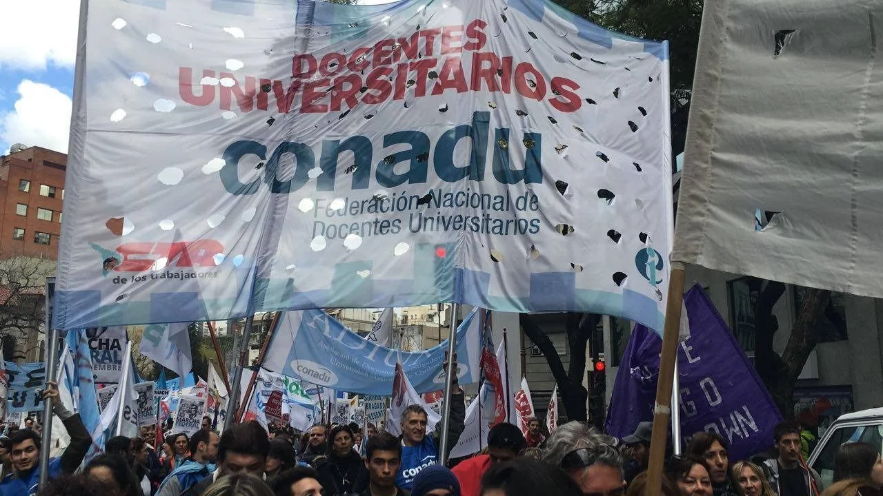 Paritarias 2021: docentes universitarios rechazaron la nueva propuesta y crece la tensión
