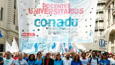 Paritarias 2021: docentes universitarios alcanzan un 50% de aumento Paritarias 2021: docentes universitarios alcanzan un 50% de aumento