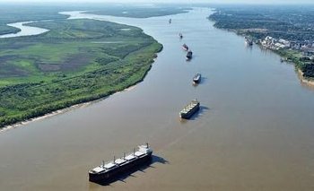 Disputa con Paraguay: acuerdo por el peaje de la Hidrovía y se reactiva Yacyertá | Hidrovía y yacyretá